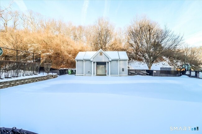 Building Photo - 2004 Eaton Ct