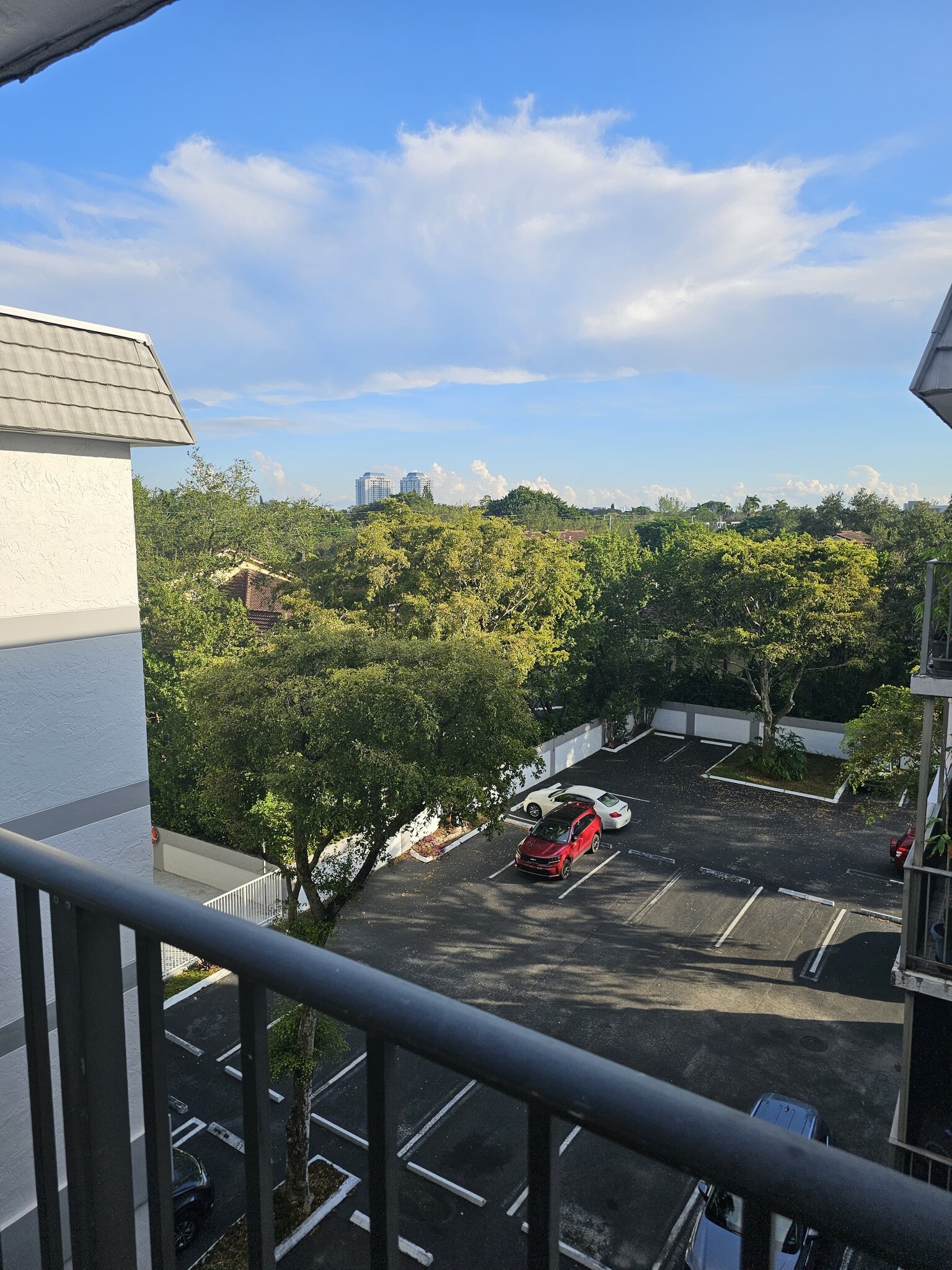 Building Photo - 8950 NE 8th Ave