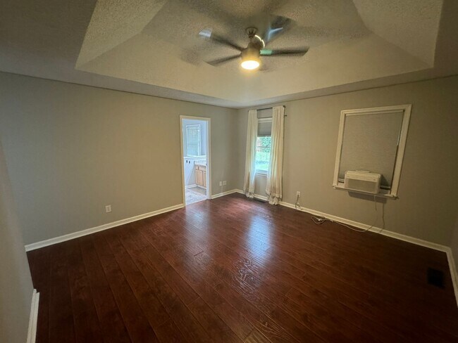 Building Photo - Wonderful Bogart Home in Pleasant Pines!