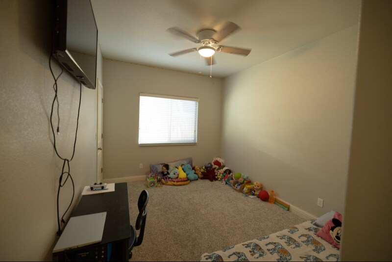 Building Photo - 1087 S Orangewood Dr