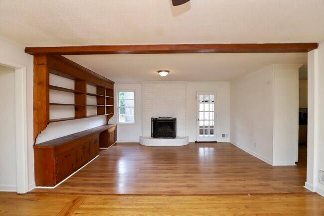 Building Photo - 1912 Dominion Dr