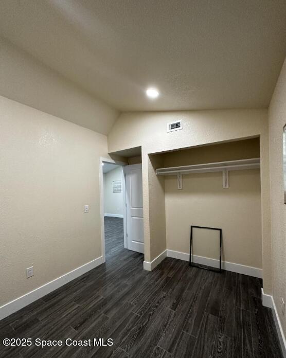 Building Photo - 1153 Carlton Dr