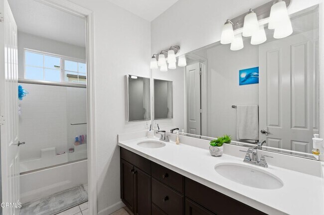 Building Photo - 2406 Nicklaus St