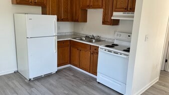 Kitchen - 3707 Tiffany Dr