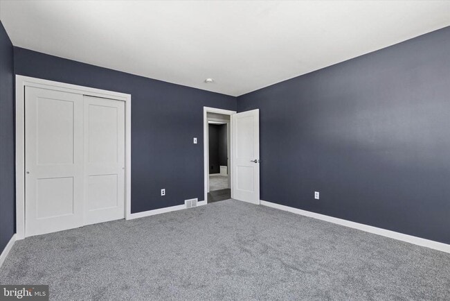 Building Photo - 17 McLaughlin Dr