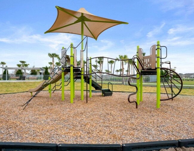 Building Photo - 3 Bedroom Resort Style Living in Gated Community