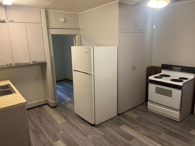 Building Photo - Duplex in Black River Falls