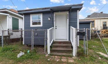 Building Photo - 3312 Sealy Ave