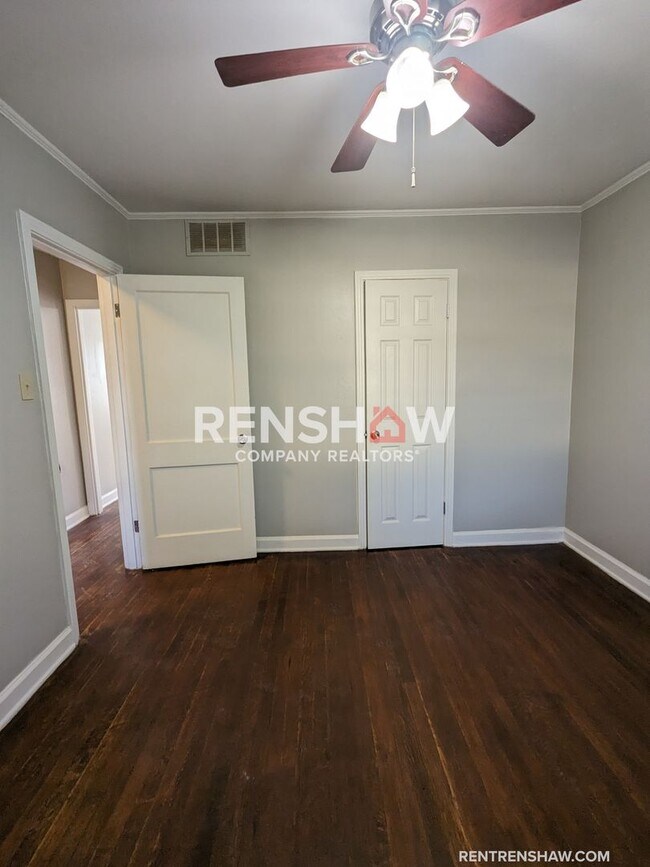 Building Photo - Duplex unit in Desirable Hedgemoor Neighbo...