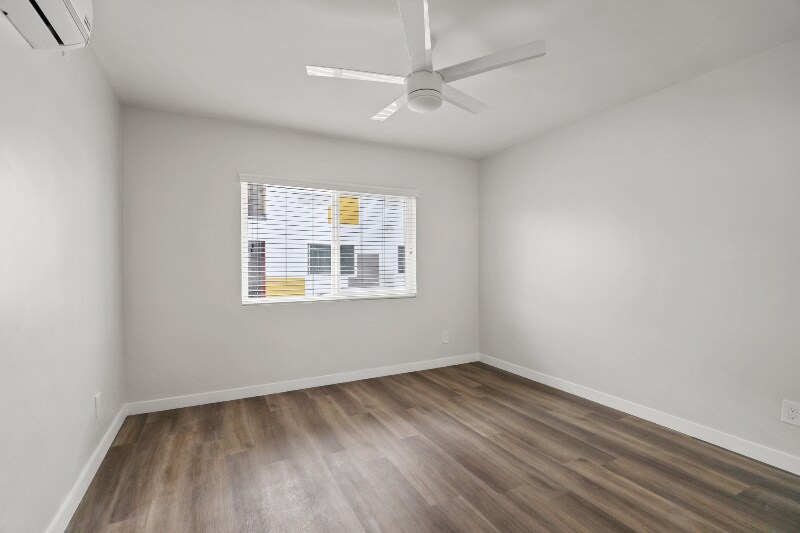 Building Photo - 1358 W 36th St
