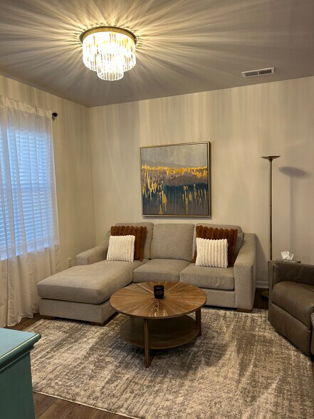 Building Photo - Room in Townhome on Murray Br Dr