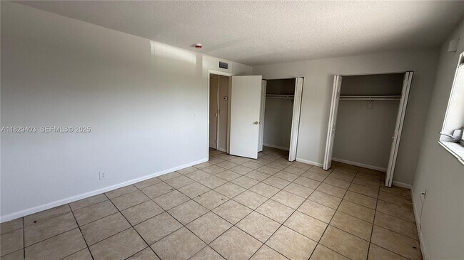 Building Photo - 4160 NW 21st St