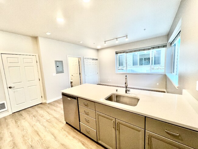 Building Photo - 2330 Yakima Ct