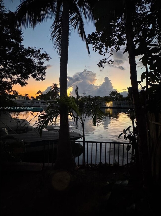 Building Photo - 8300 Byron Ave