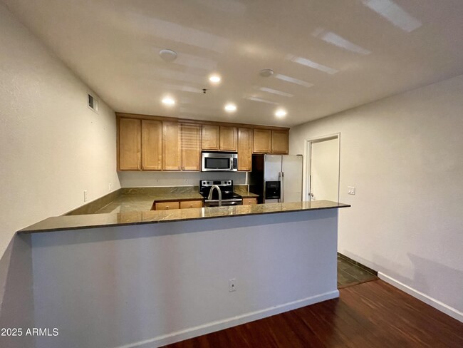 Building Photo - 4704 E Paradise Village Pkwy N