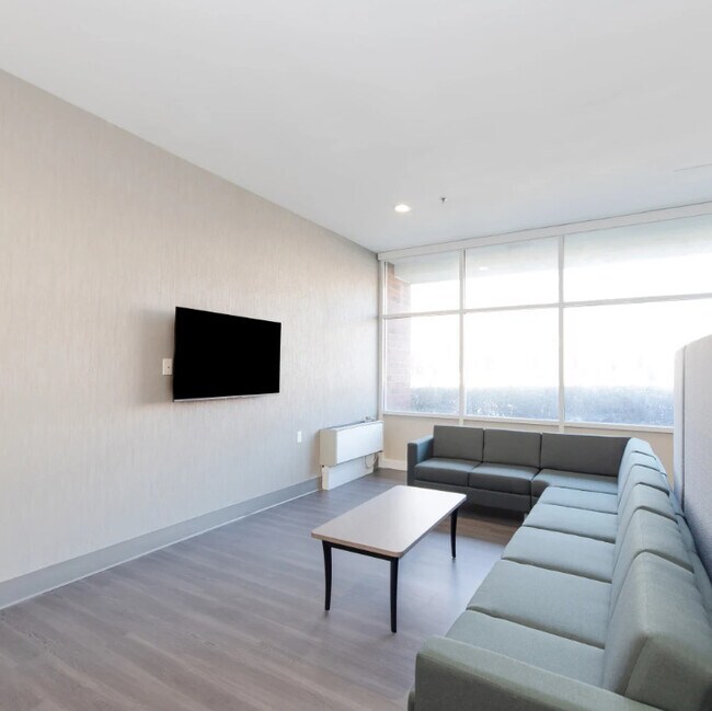 Building Photo - Sharp Leadenhall Apartments