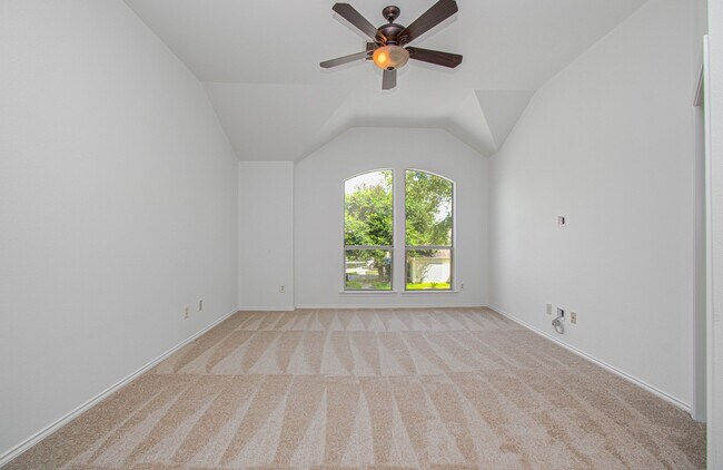 Building Photo - 743 Hallsleigh Ln