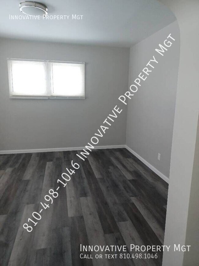 Building Photo - 842 E 9th St