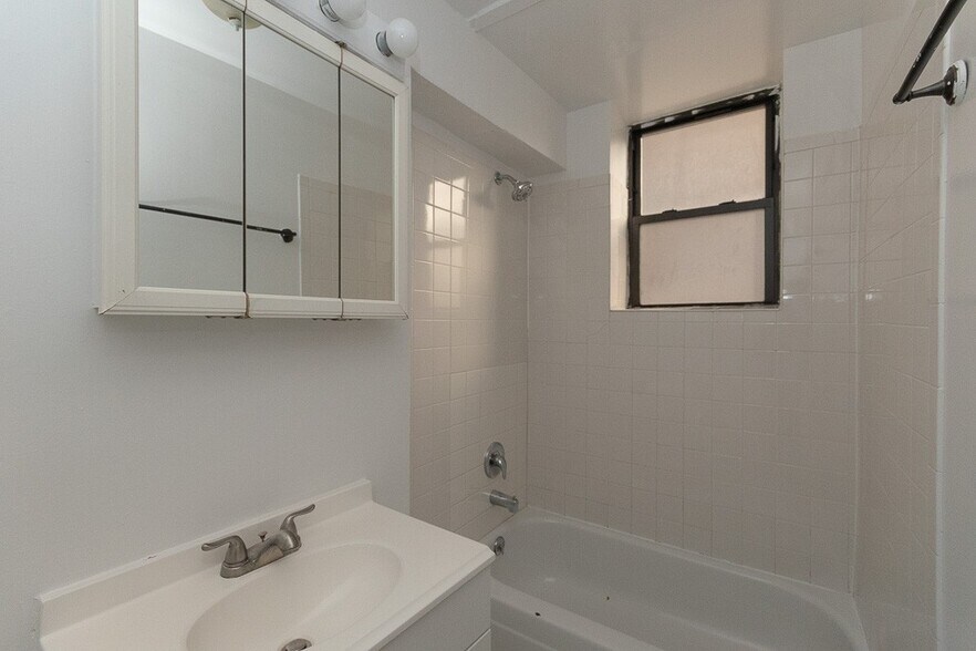 Building Photo - 3810 N Fremont St