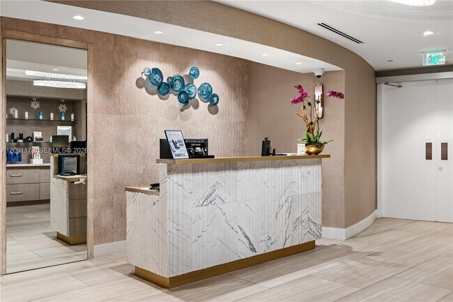 Building Photo - 16051 Collins Ave
