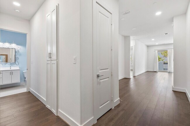 Building Photo - 15875 Spectrum Dr