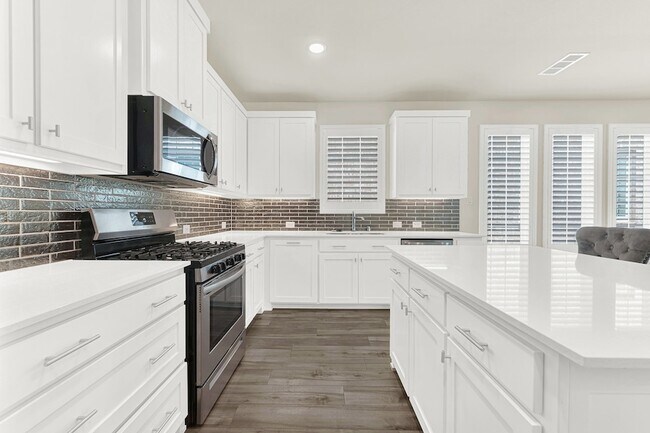 Building Photo - 8993 Swallowtail St