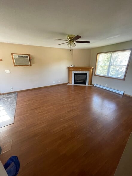 Living room - 16988 N 7th St