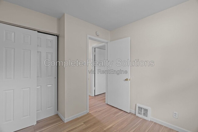 Building Photo - 5661 Bermuda Dr