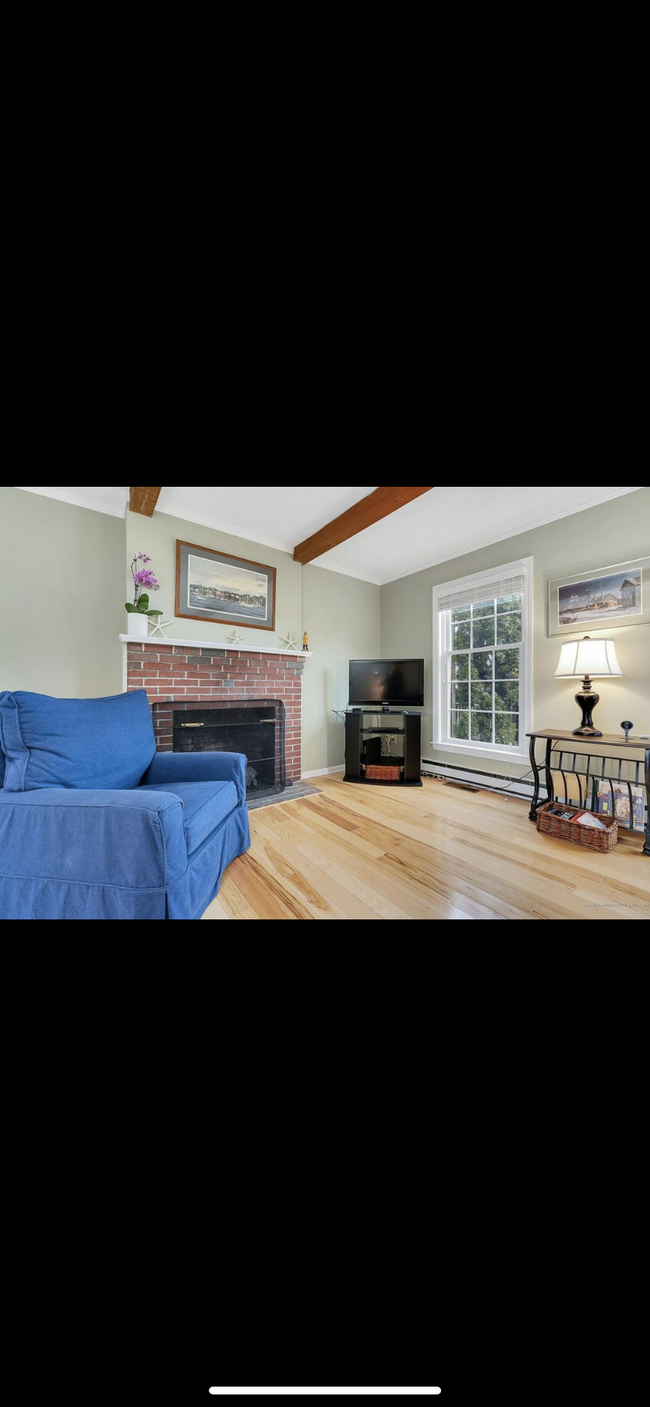 Living room - 3 Rosewood Ln