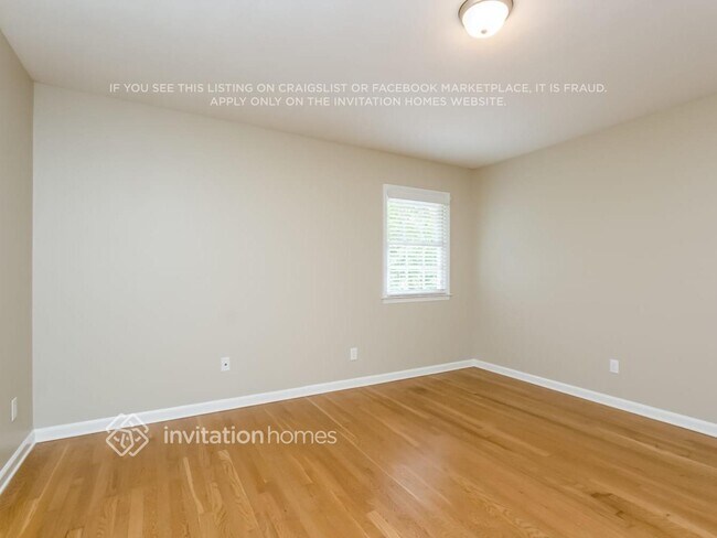 Building Photo - 680 Foxcroft Cir SE