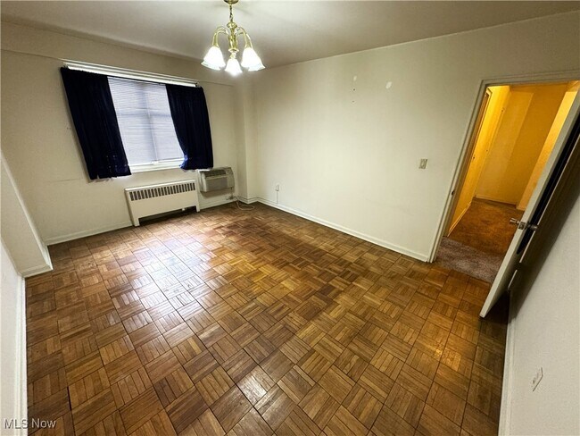 Building Photo - 11820 Edgewater Dr