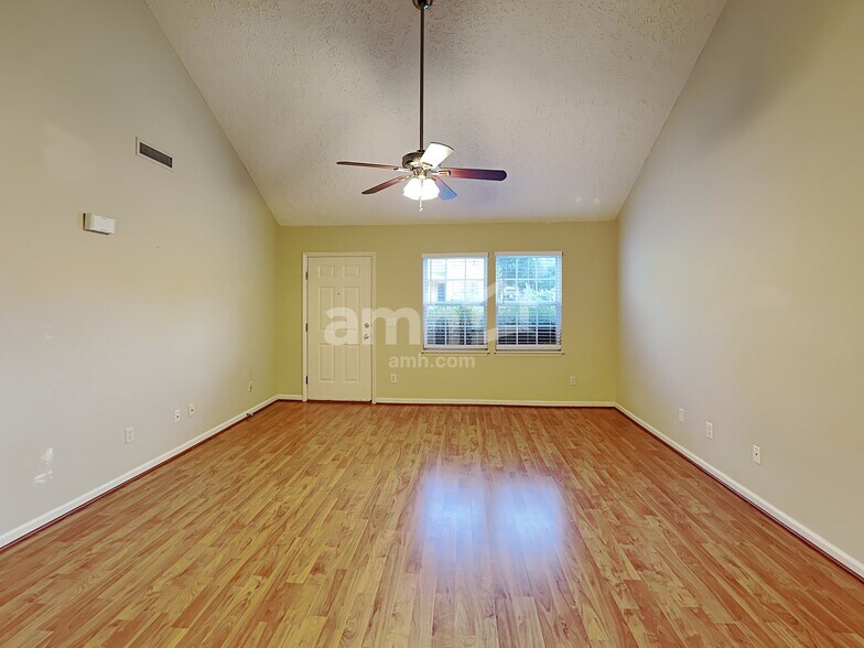 Building Photo - 6907 Havenwood Dr