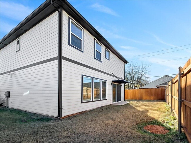 Building Photo - 2608 Crescent Ave