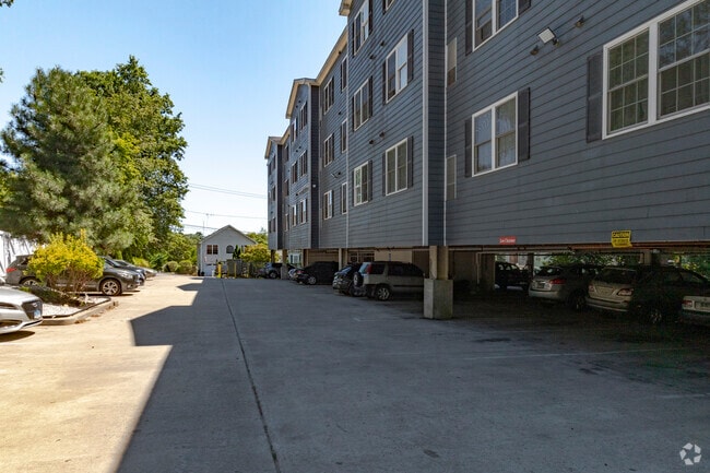 677-695 Sylvan Ave - Pleasantview Apartments