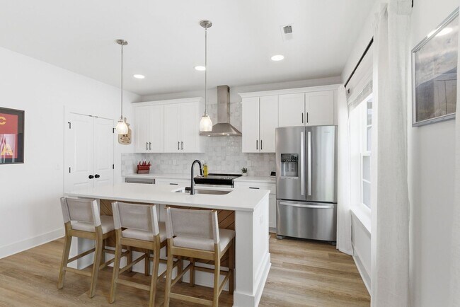 Building Photo - Modern Townhome in Madison