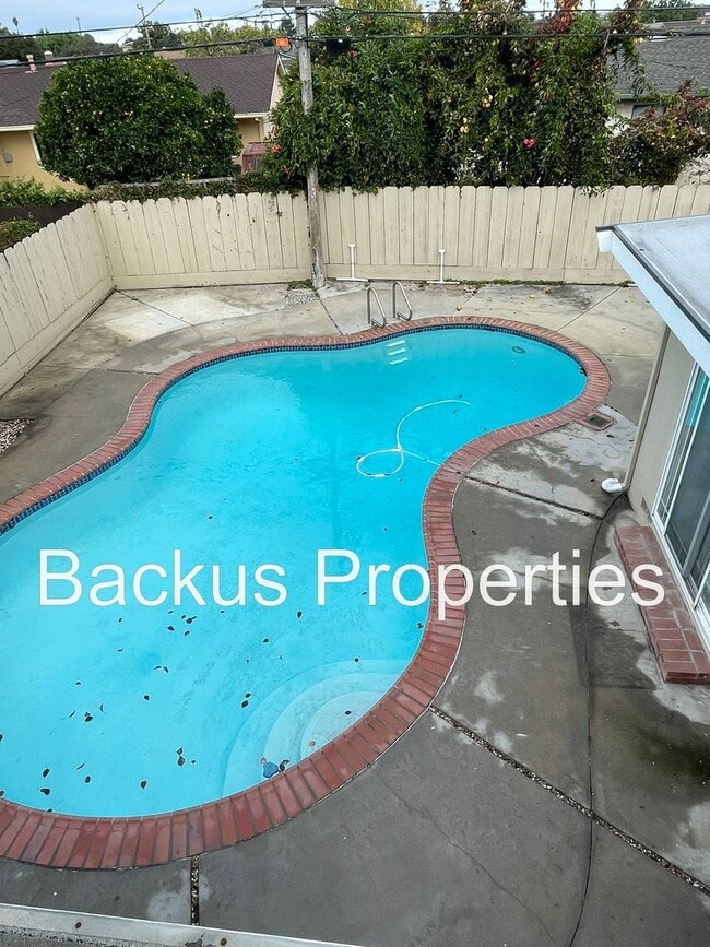 Building Photo - Wonderful home in North Salinas Four bedroom with pool