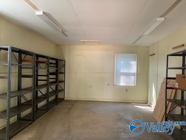 Building Photo - 301 Longwood Dr SW