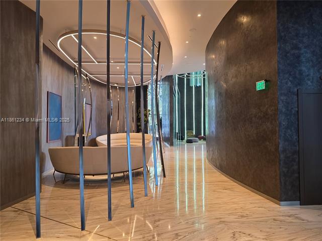 Building Photo - 1000 Brickell Plz
