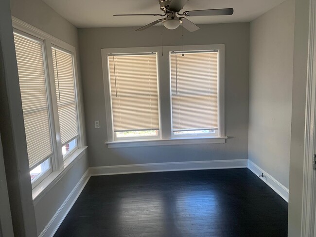 Building Photo - 136 Glendale St