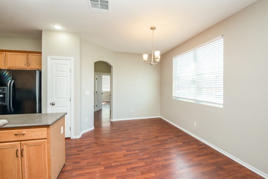 Building Photo - 6604 Frances Celia Ave