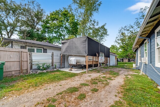 Building Photo - 968 Garapan St
