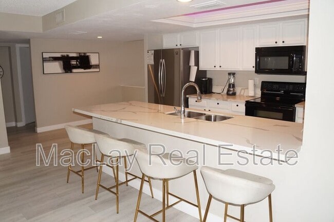 Building Photo - 1732 E Hermosa Dr