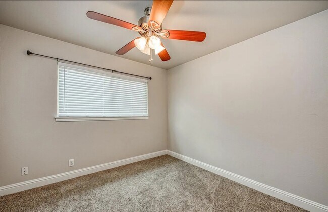 Building Photo - 2234 E Rialto Ave