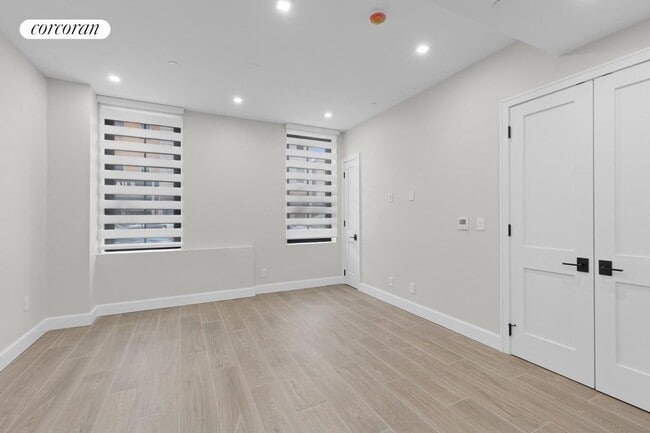 Building Photo - 760 Metropolitan Ave