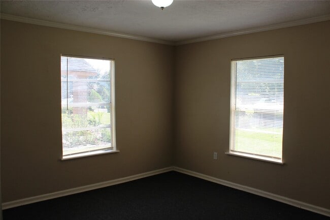 Building Photo - 7739 Greendowns St
