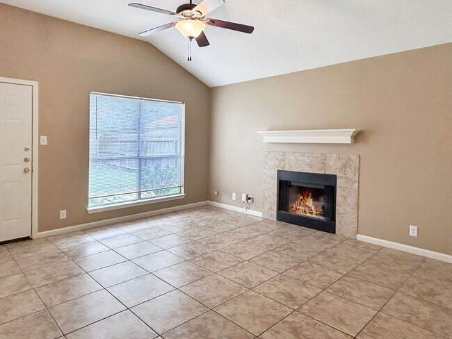 Building Photo - Charming 3-Bedroom Home in Great Northwest with Fireplace & Shaded Backyard