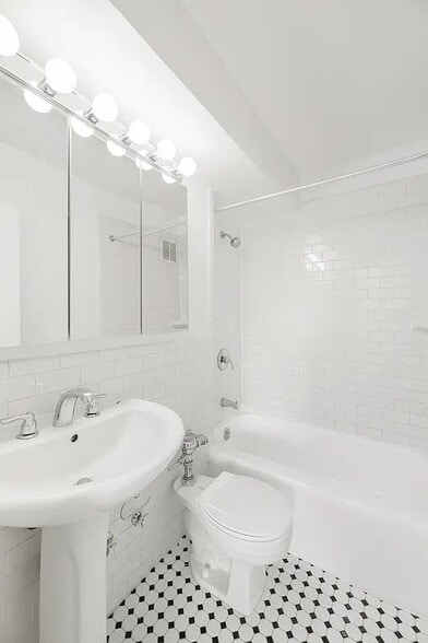 Building Photo - 620 Malcolm X Blvd