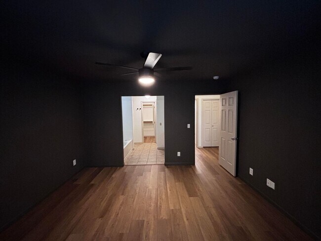 Building Photo - 5941 Corinth Dr