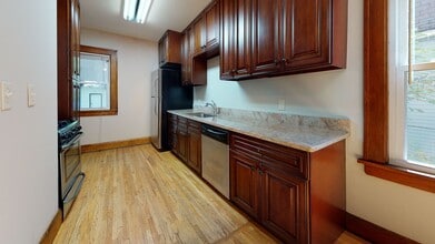 Building Photo - Affordable 5-Bedroom House / Close to U of...