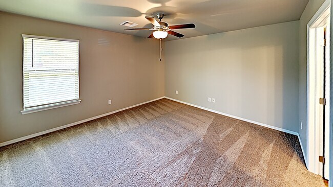 Building Photo - Wonderful 3 Bedroom 2 Bath Home Near Tinke...